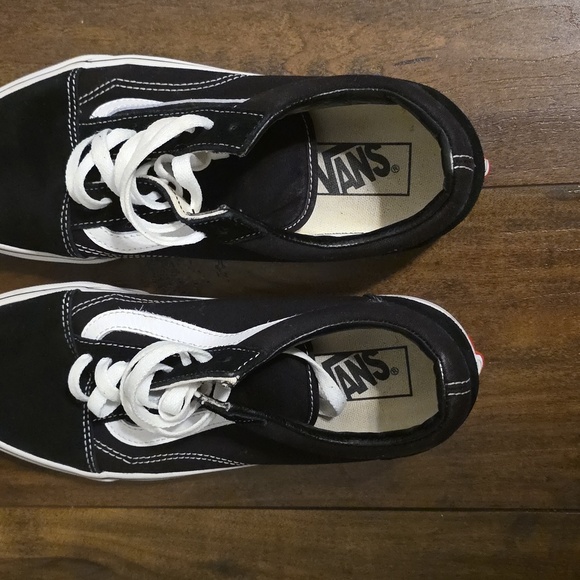 Vans Old Skool Black and White Sneakers Size 10 - Picture 3 of 4
